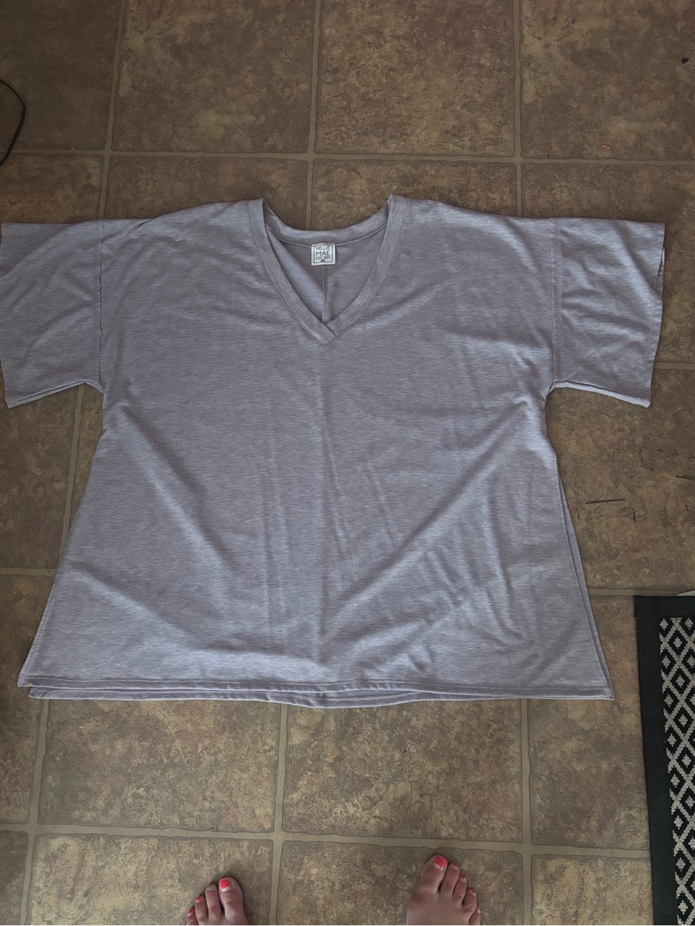 Classic V-Neck Tee in Heather Gray